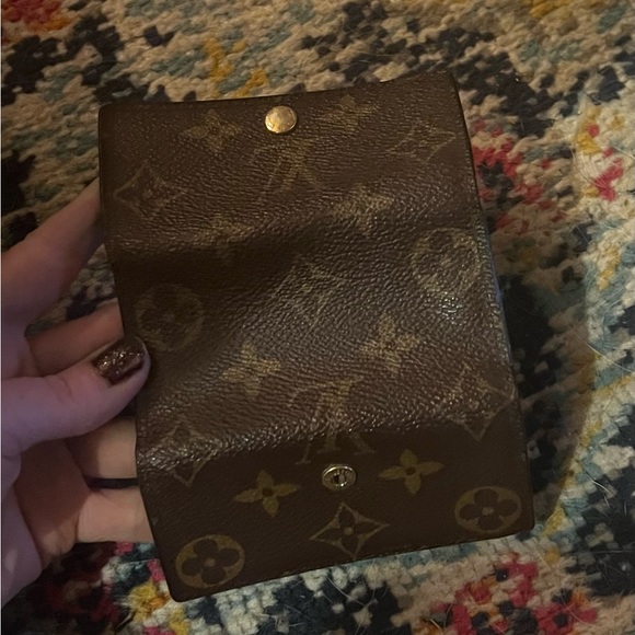 Louis Vuitton Key Holder - Picture 6 of 13